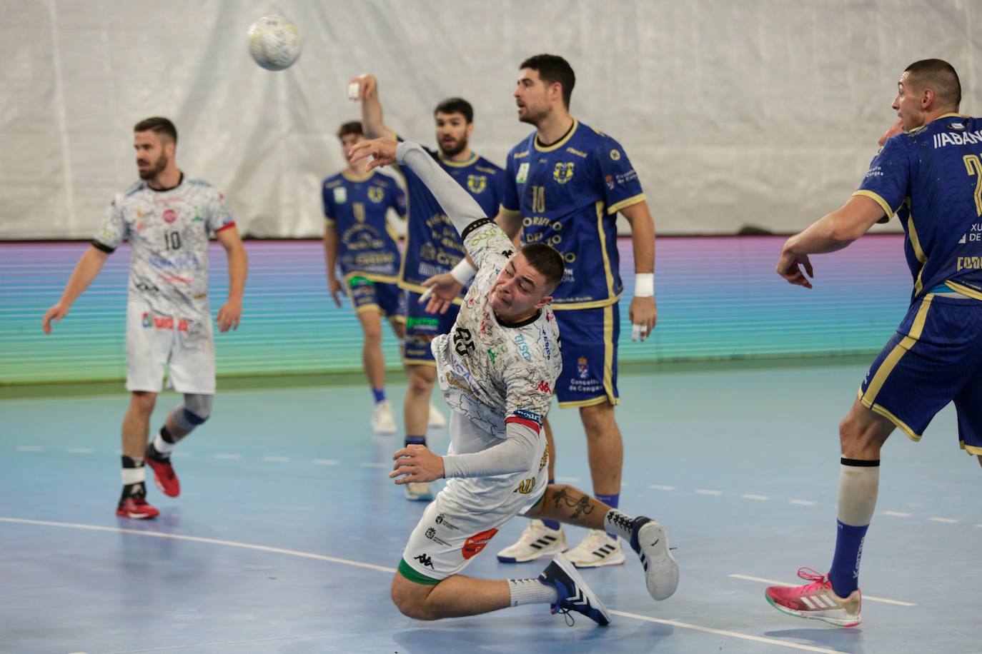 Abanca Ademar Vence A Balonmano Cangas En Su Regreso Al Palacio De Los